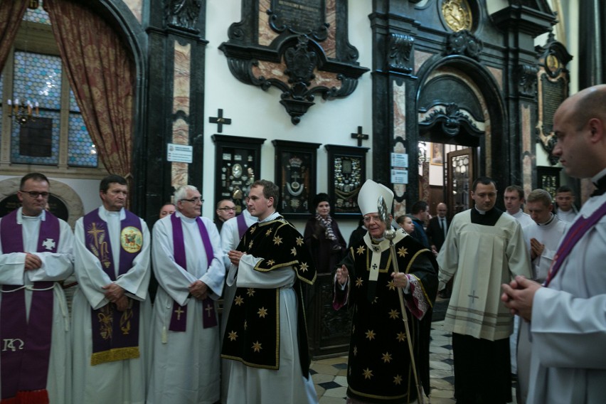 Kraków pożegnał księdza Bielańskiego. Msza święta odbyła się...