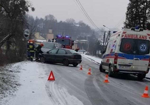 Dwa auta zderzyły się na ulicy Kopernika w Wodzisławiu Śl.