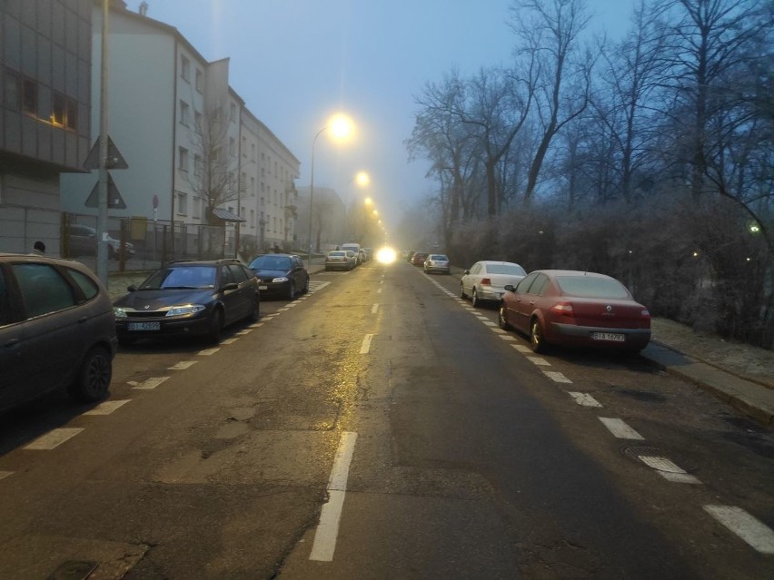 Mgła na Podlasiu. IMGW wydało ostrzeżenie pierwszego stopnia. Trudne warunki do jazdy. Ograniczona widoczność  [19.01.2020]