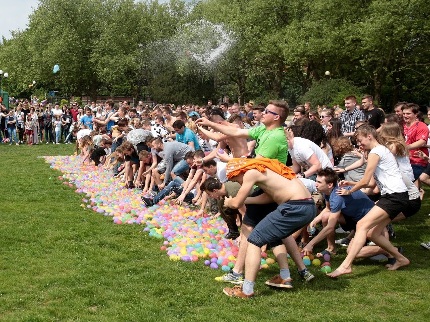 Juwenalia Szczecin 2016! Wielka bitwa na balony z wodą [zdjęcia, wideo]