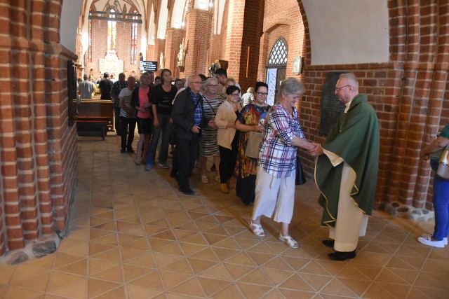 Ks. Zbigniew Kobus żegnał się z parafianami podczas wieczornej mszy świętej w niedzielę 30 lipca.