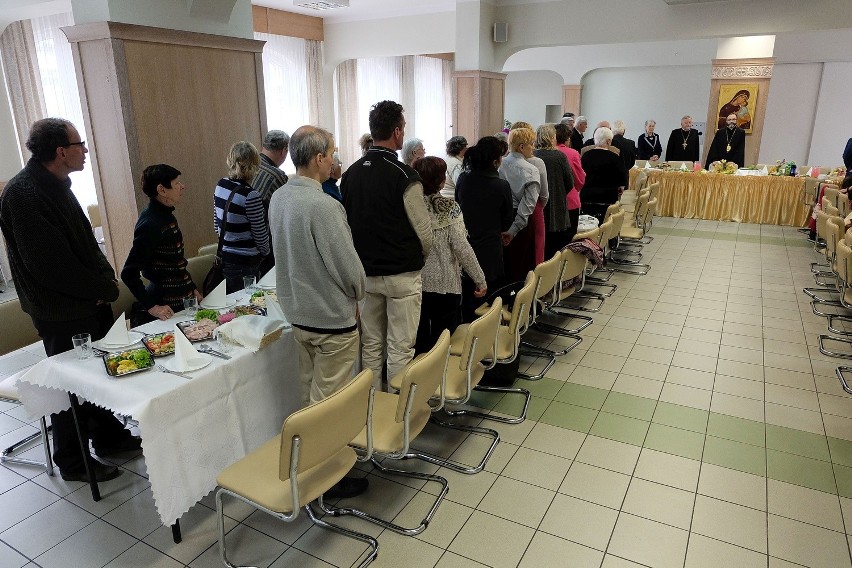 Białystok. Eleos oraz Bractwo św. Mikołaja przygotowały śniadania wielkanocne (zdjęcia)