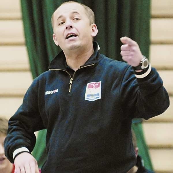 Jako trener pracował w kędzierzyńskim klubie od 1996 do 2012...