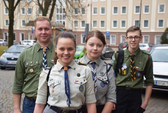 Ewelina Rydzewska (z lewej), Kinga Konopko, Mariusz Brzozowski Piotr Jóźwiak szykują się na zlot