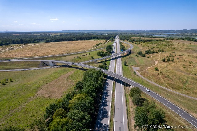 Pojazdy jadące drogą S3 od strony Gorzowa Wielkopolskiego w kierunku wybrzeża będą mogły włączyć się bezpośrednio w prawy pas ruchu na autostradzie A6. Ta zmiana będzie również wymagała zawężenia jezdni autostrady A6 w stronę Gdańska, w obrębie węzła, do jednego pasa ruch