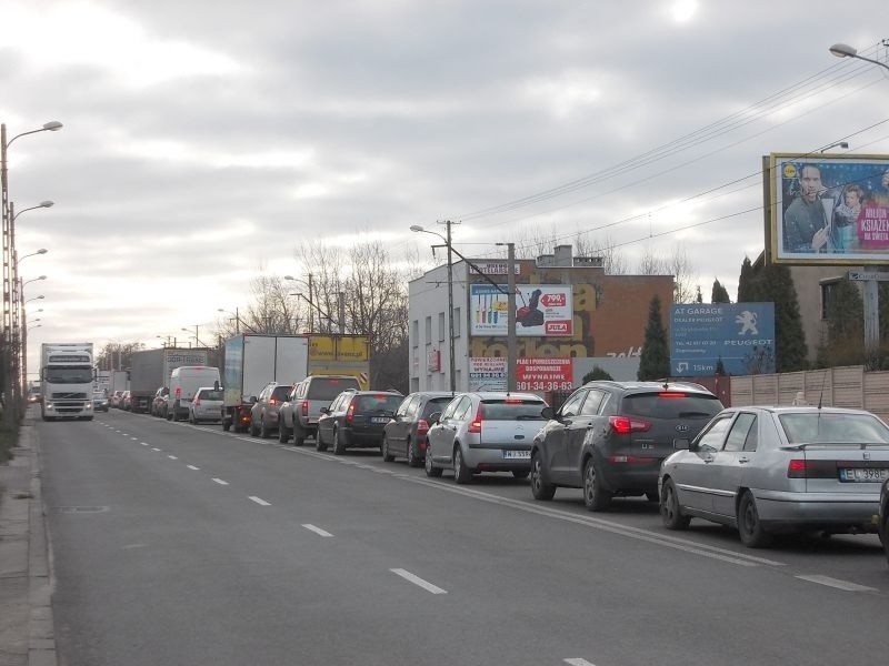 Śmierć pod kołami tramwaju. Tragiczny wypadek w Zgierzu [ZDJĘCIA]