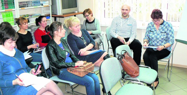 Nauczyciele - bibliotekarze ze szkół powiatu zwoleńskiego, obecni na pierwszym spotkaniu, wyrazili chęć współpracy oraz przedstawili swoje oczekiwania wobec powstającej sieci.