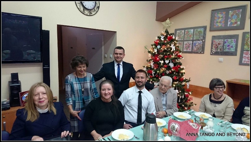 Uroczysta i przyjacielska wigilia Świętokrzyskiego Stowarzyszenia Pomocy Osobom z Chorobą Parkinsona w Kielcach [ZDJĘCIA]