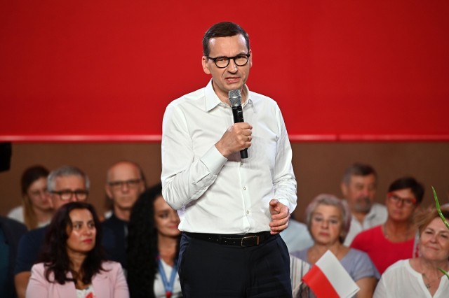 Premier Mateusz Morawiecki w sobotę spotkał się z mieszkańcami Wejherowa w woj. pomorskim.