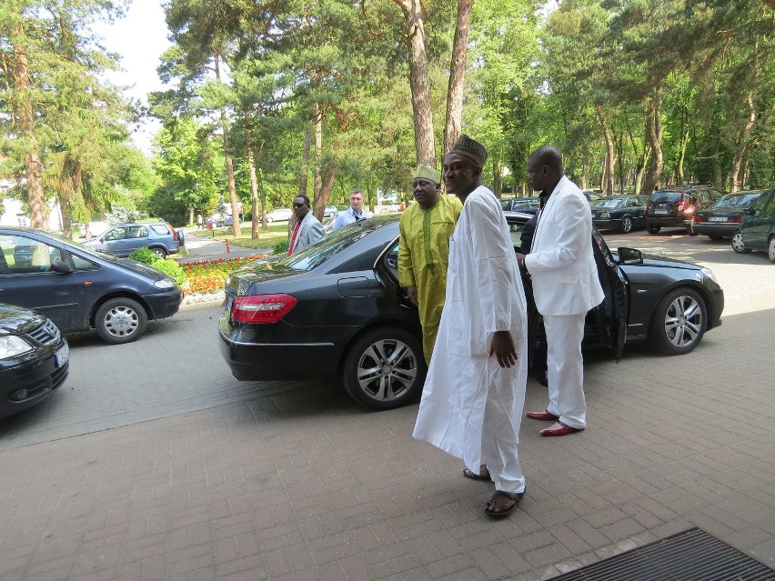 Delegacja z drem Shehu Usmanem Yamusem III (zwanym w Nigerii...