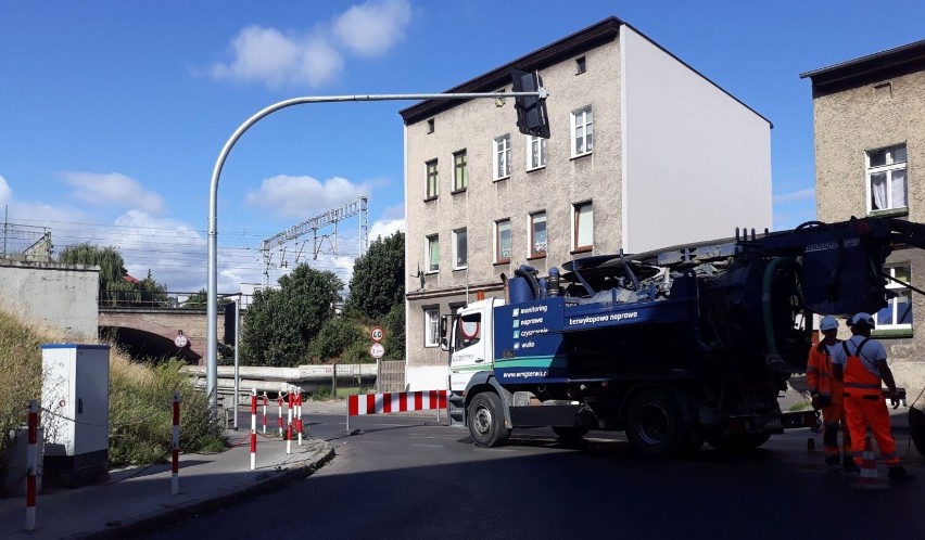 Centrum Stargardu zakorkowane. Zamknęli drogę pod kolejnym wiaduktem. Suwak na pomoc? 