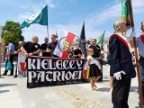 Przez Kielce przeszedł milczący marsz upamiętniający 78. rocznicę zbrodni wołyńskiej [ZDJĘCIA]
