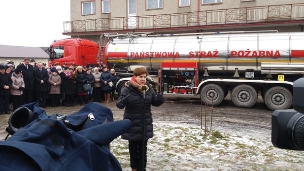 Premier Beata Szydło w Koniecpolu [RELACJA LIVE] Nie zostawimy ludzi bez pomocy i bez wody