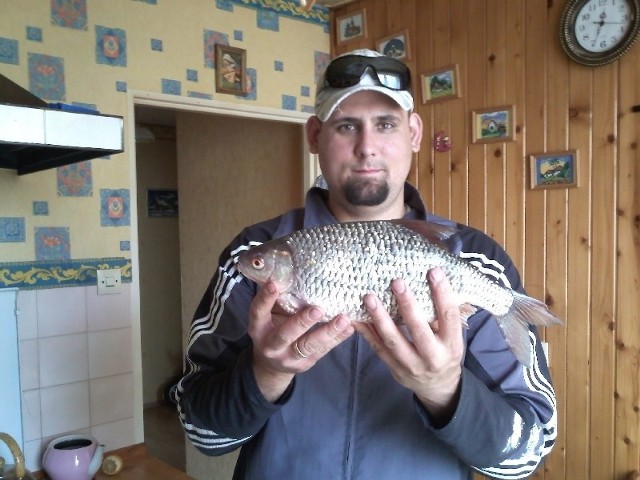 Marcin Pobol z Kargowej w Odrze rzece w okolicach Ledna złowił taaaka płoć. Ryba ważyła 1.160 kg.
