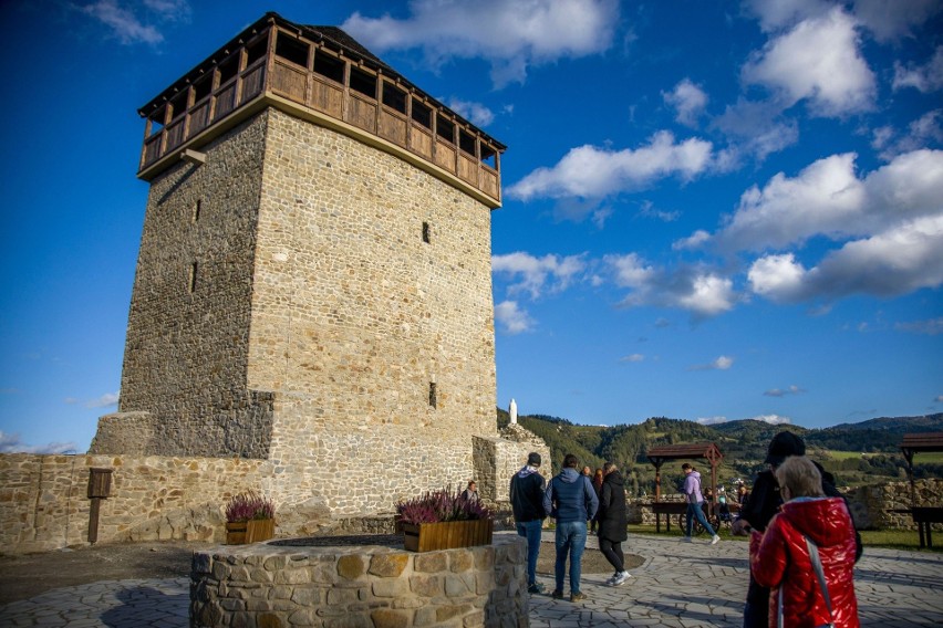 Zamek w Muszynie przeżywa oblężenie. Tylko w weekend nową atrakcję odwiedziło ponad 5 tys. turystów. To ostatnie dni na darmowe zwiedzanie