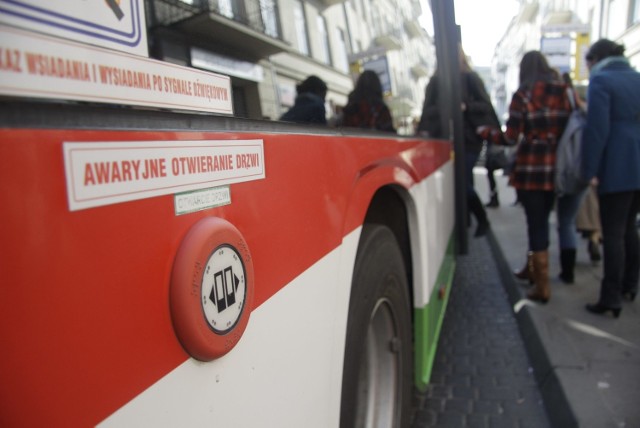 W autobusach miejskiej komunikacji w Lublinie działa system tzw. ciepłego guzika