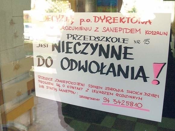 Takie ogłoszenie zostało powieszone w Przedszkolu nr 15 w Koszalinie tuż po wykryciu zatruć salmonellą.