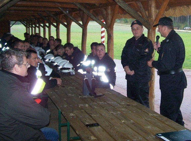 Strażacy ochotnicy z gminy Lipnica odbyli w Zapceniu ćwiczenia z kontroli gotowości operacyjnej.
