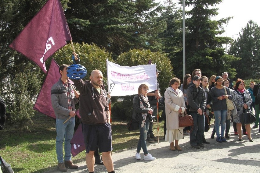 Partia Razem protestowała w Kielcach przeciwko zmianon w ustawie antyaborcyjnej