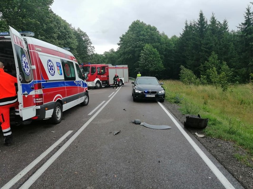Wypadek w miejscowości Kalnica. Na drodze krajowej nr 66 kia...