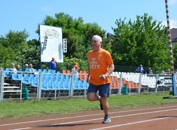 Kęty. Sukces Uniwersytetu Trzeciego Wieku w międzynarodowej olimpiadzie sportowej. Wśród ekip z Małopolski Kęty były najlepsze [ZDJĘCIA]