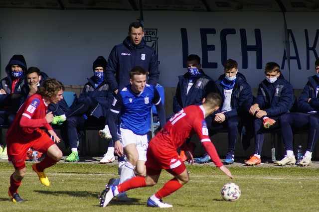 W rozgrywkach II ligi  Lecha II Poznań zremisował w sobotę we Wronkach z Sokołem Ostróda 1:1