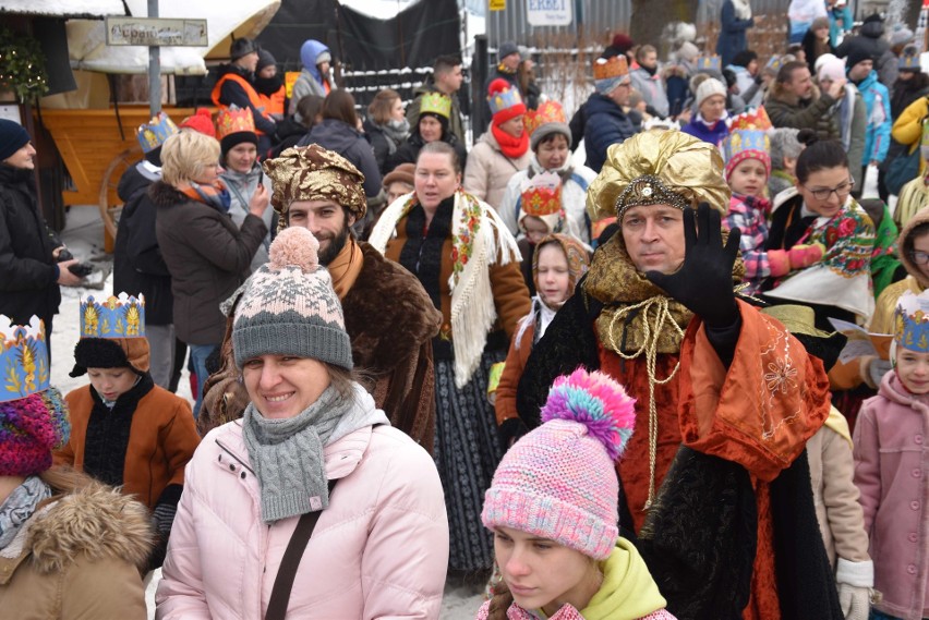 Zakopane. Tatrzański Orszak Trzech Króli na Krupówkach [ZDJĘCIA]