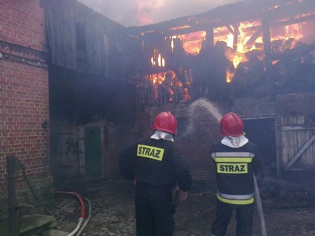 Pożar zabudowań gospodarczych w darłowskiej dzielnicy Racisław.