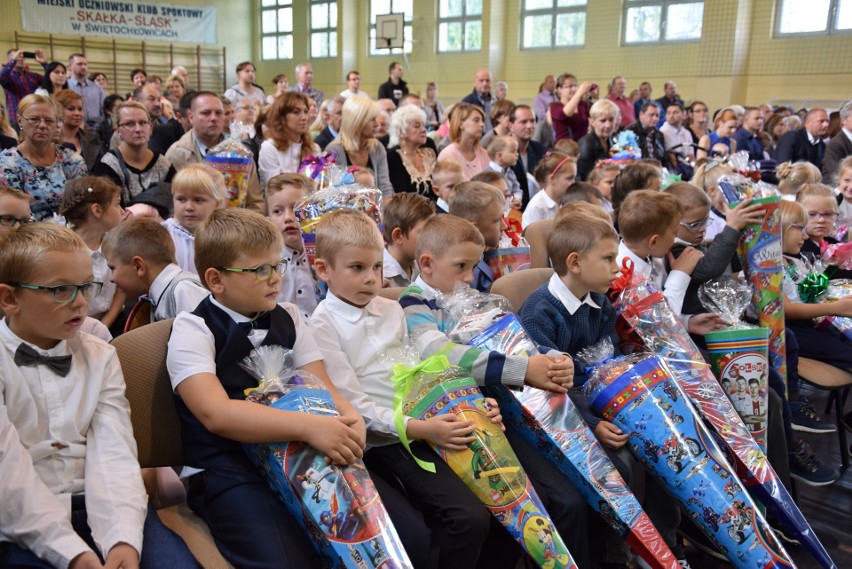 Pierwszoklasiści w SP nr 1 w Świętochłowicach