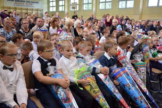 Pierwszoklasiści w SP nr 1 w Świętochłowicach