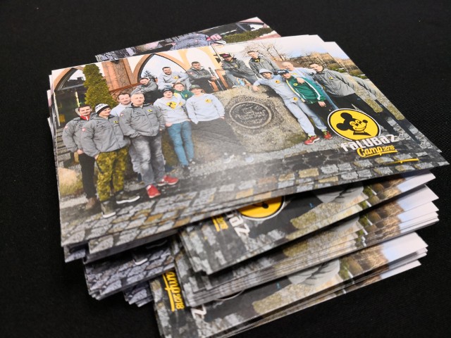 Zawodnicy Falubazu Zielona Góra przygotowali niespodziankę dla wszystkich kibiców, którzy kupili już karnet na sezon 2018. Do ich skrzynek pocztowych trafiły okolicznościowe pocztówki z obozu w Szklarskiej Porębie.