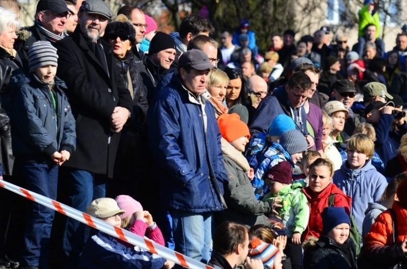 Na boisku przy ul. Mieszka I odbyła się rekonstrukcja walk o...