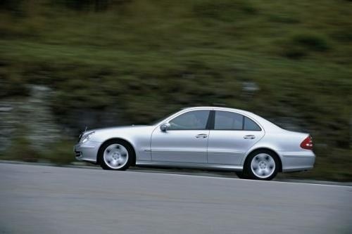 Fot. Mercedes-Benz: Auta klasy wyższej (E) to np....
