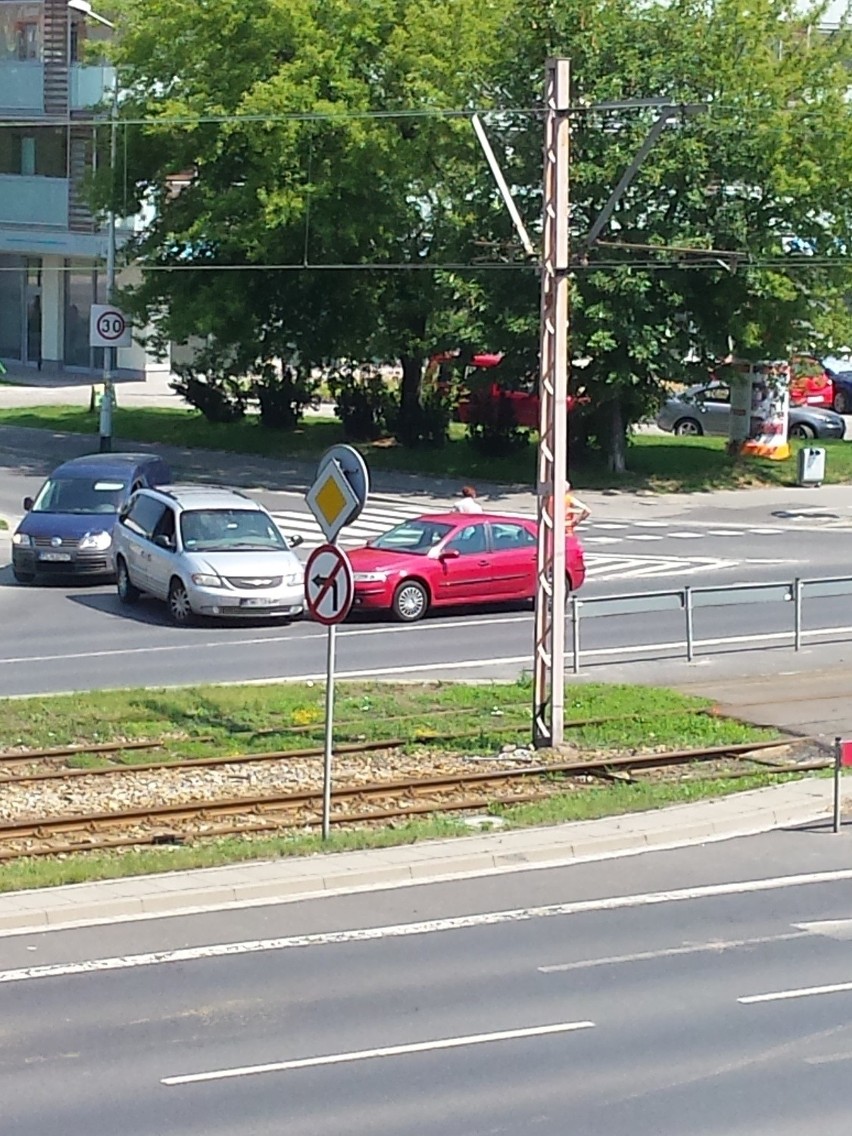 Wypadek na Armii Krajowej. Uwaga na utrudnienia