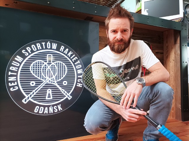 Czech Tomas Hrazsky to nauczyciel squasha, który zawodowo związał się z Trójmiastem