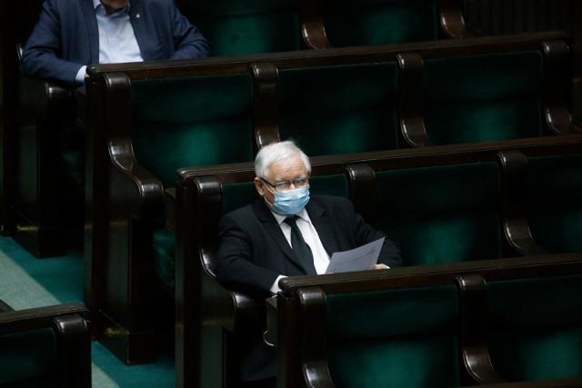 Sejm przyjął ustawę o wyborach korespondencyjnych. Doszło do porozumienia pomiędzy Kaczyńskim i Gowinem