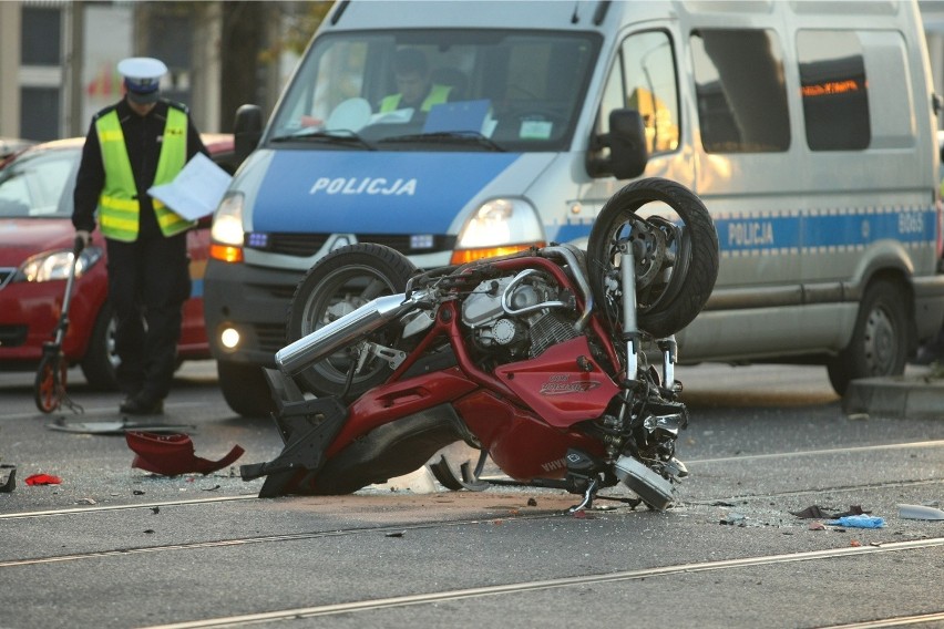 Śmiertelny wypadek na ul. Krakowskiej. Nie żyje motocyklista (ZDJĘCIA)