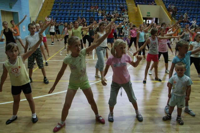 Monika, Zuzia i Ania (na zdjęciu od lewej) zapewniają, że podczas warsztatów tanecznych świetnie się bawią.