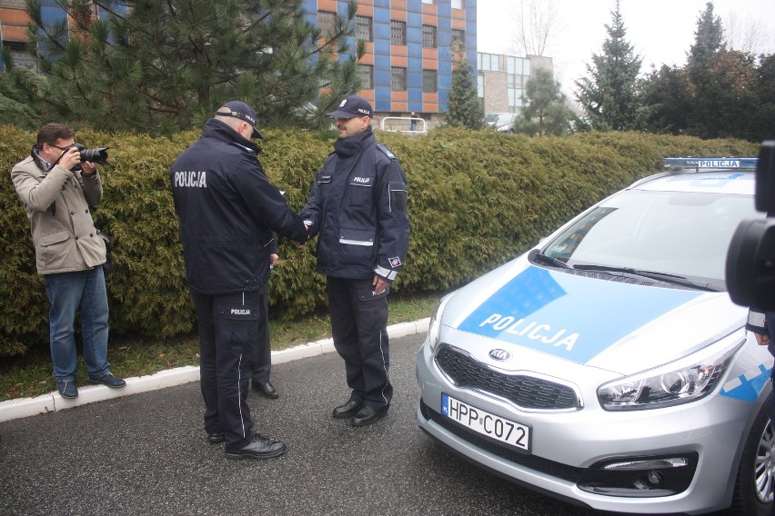 Policjanci dostali nowe radiowozy