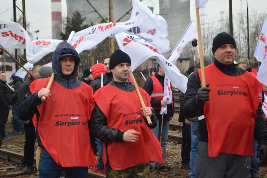 Związkowcy blokują tory do Elektrowni w Łaziskach Górnych