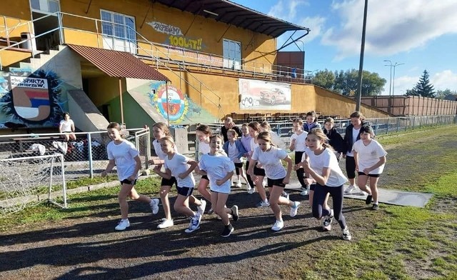 W Samorządowej Szkole Podstawowej numer 1 imienia Hugona Kołłątaja w Kazimierzy Wielkiej odbyły się biegi Fair Play. To ogólnopolska impreza sportowa.
