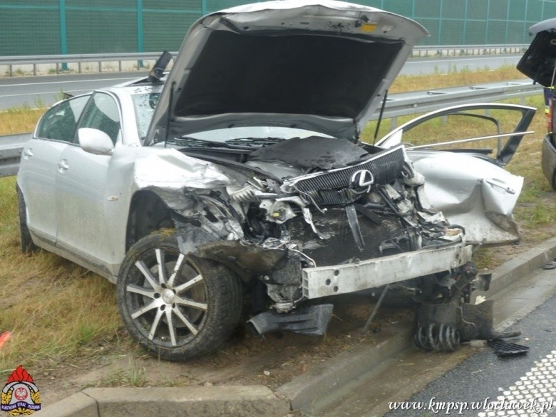 Wypadek na autostradzie A1! Zniszczone luksusowe auta [zdjęcia, wideo]  