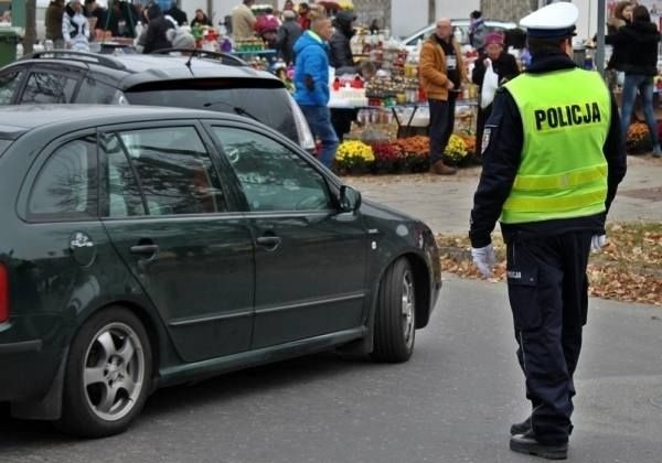 Wszystkich Świętych w Białymstoku. Zmiany, zakazy, dodatkowe parkingi. Tak dojedziemy do nekropolii