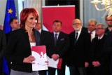Bernadeta Krynicka, nowa gwiazda Sejmu: Nie zamierzam chodzić w ortalionie (zdjęcia)