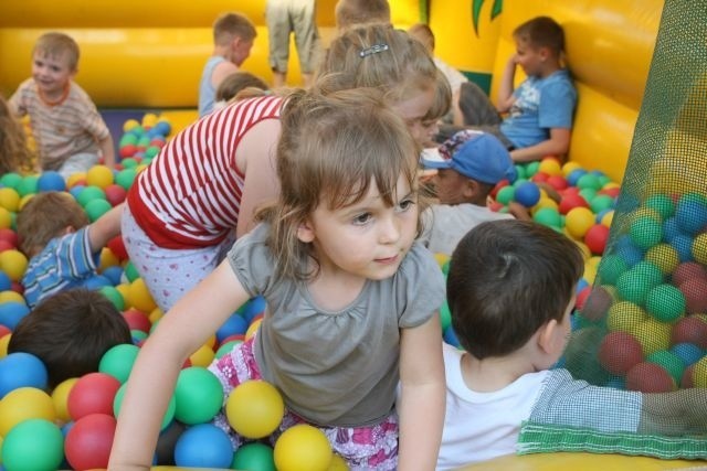 Zobacz uroczystość wmurowania aktu erekcyjnego pod budowe osiedla Now Bocianek 