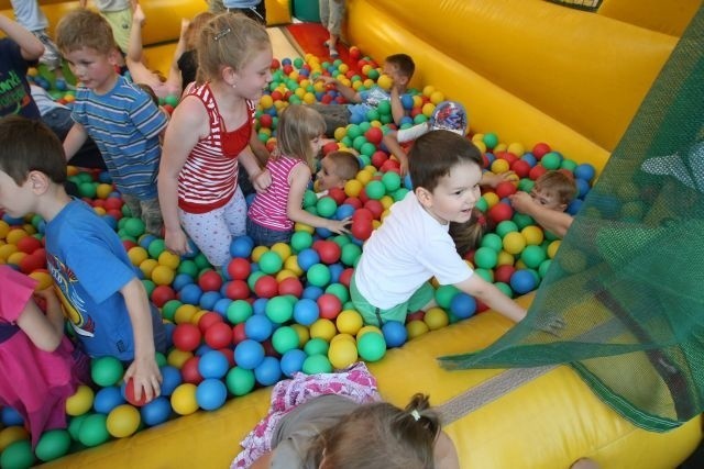 Zobacz uroczystość wmurowania aktu erekcyjnego pod budowe osiedla Now Bocianek 