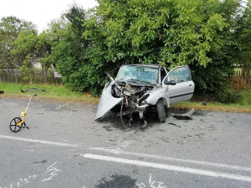 Wypadek w Medyni Głogowskiej. Nie żyje kierowca daewoo