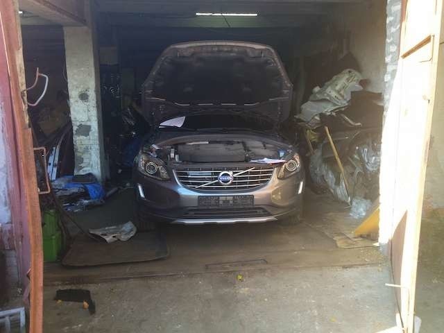 Jedno z kradzionych aut znalezionych w ramach policyjnej akcji "Cars"