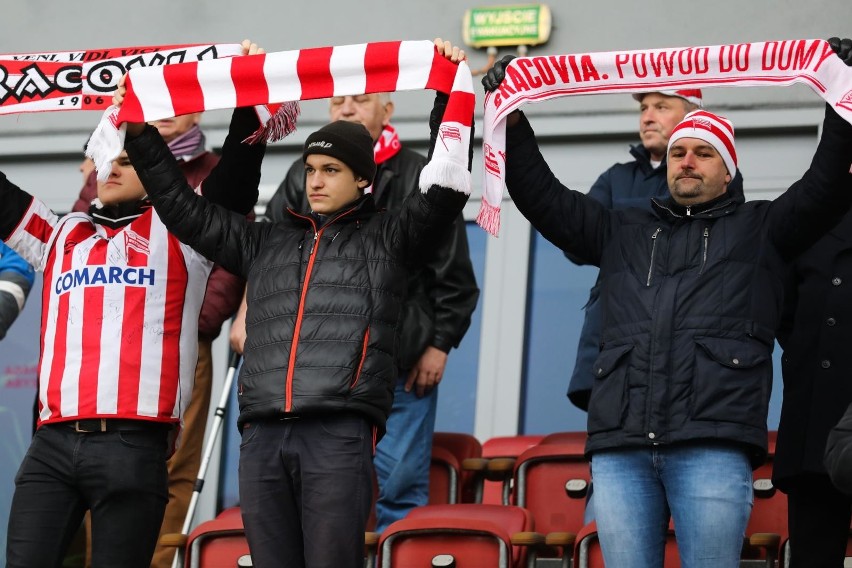 Kibice Cracovii jak zwykle tłumnie przyszli na Trening...