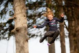 Trampolina ogrodowa, atrakcja dla całej rodziny. Skakać każdy może. Trampolina mała dla dzieci czy jump fitness dla dorosłych?